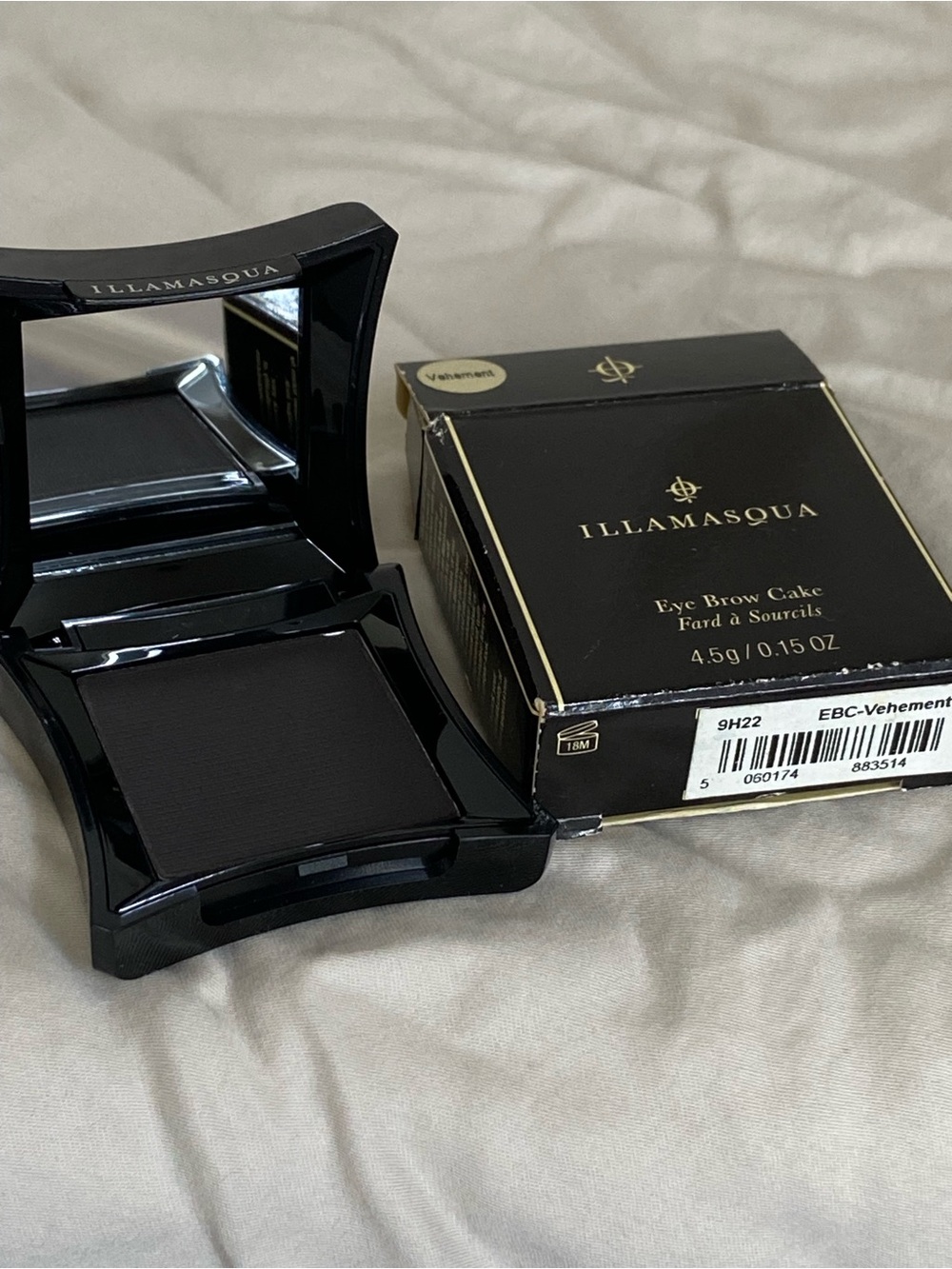 *Discontinued* Illamasqua Eye Brow Cake in Vehement